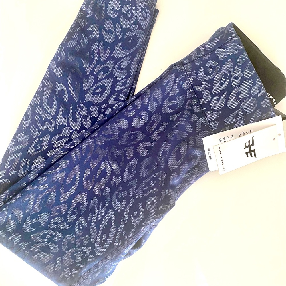 HEROINE SPORT NAVY CHEETAH LEGGINGS XS *BNWT